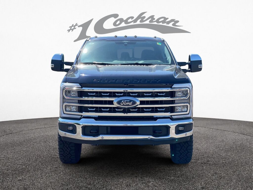 2025 Ford F-250 Lariat photo 2