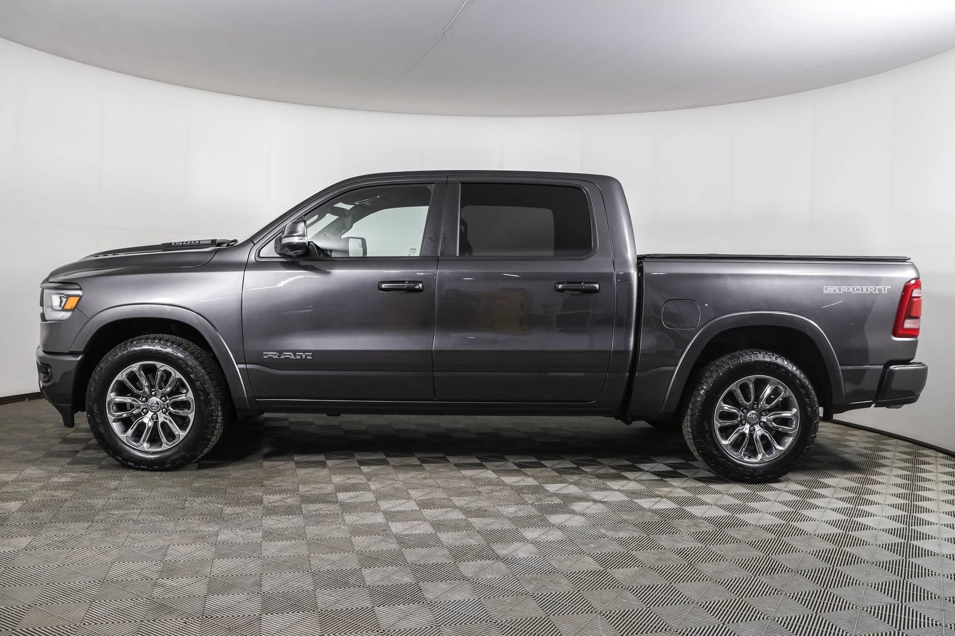 2021 Ram 1500 Laramie photo 12