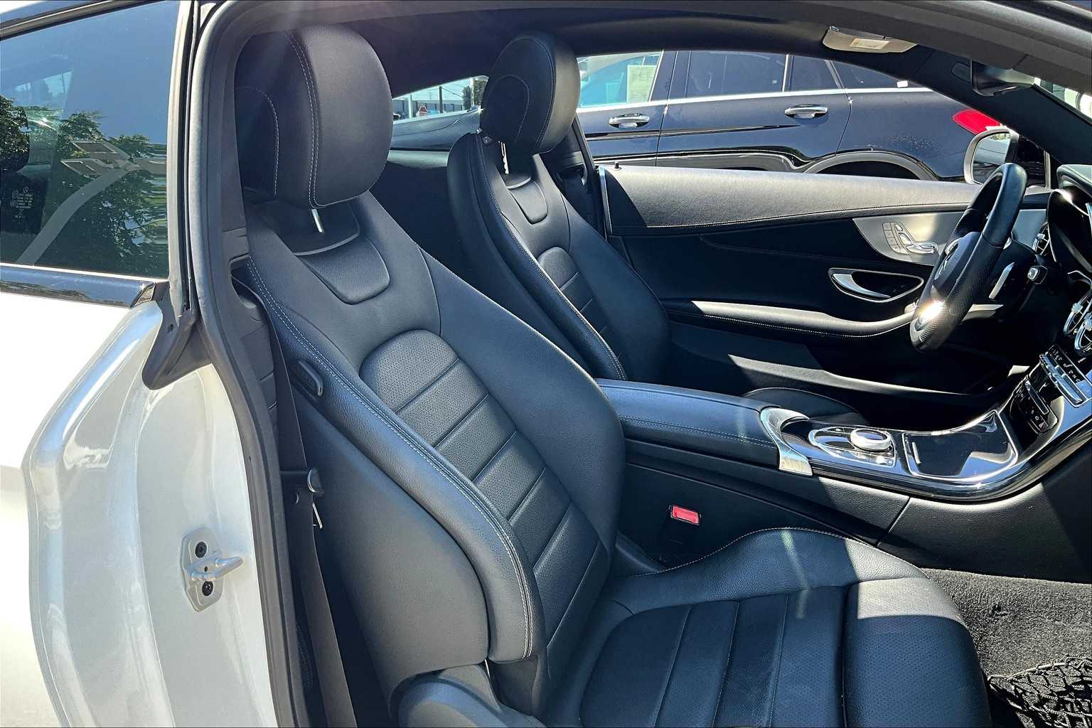 2017 Mercedes Benz C 300 photo 8