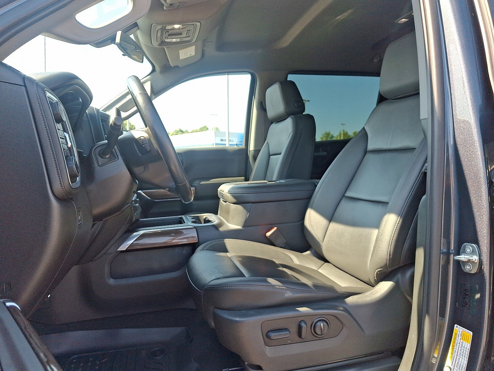 2022 Chevrolet Silverado 1500 RST photo 13