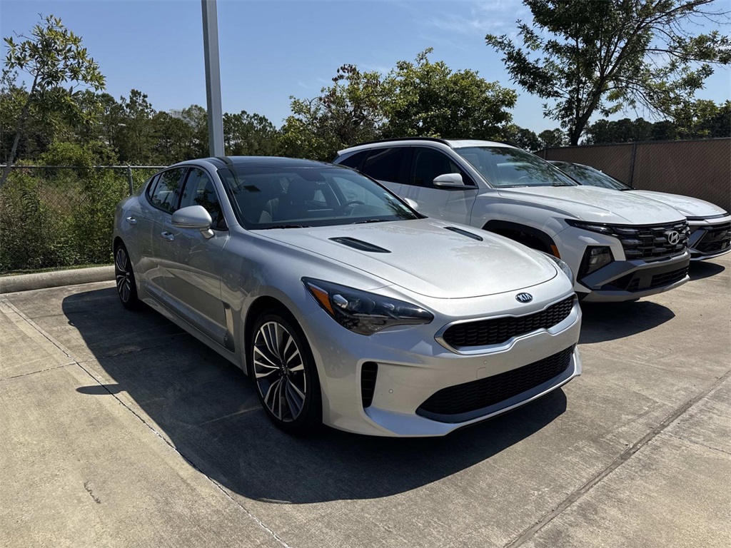 2018 Kia Stinger Premium photo 3