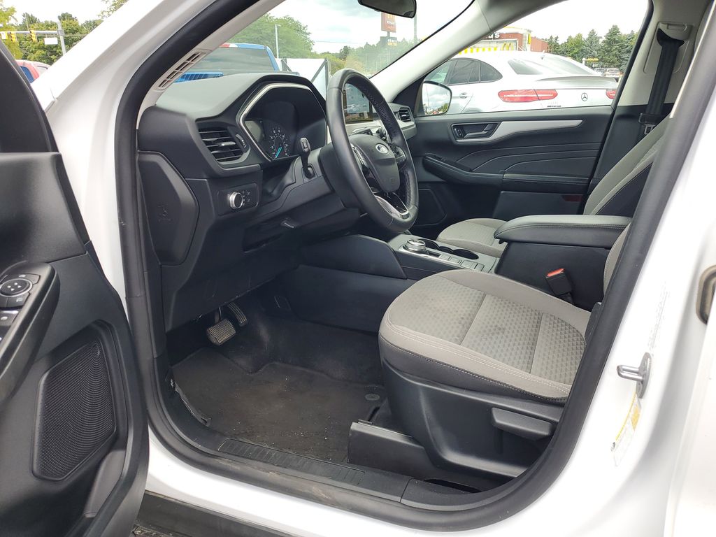 2022 Ford Escape SE photo 8