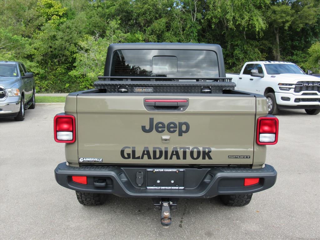 2020 Jeep Gladiator Sport photo 5