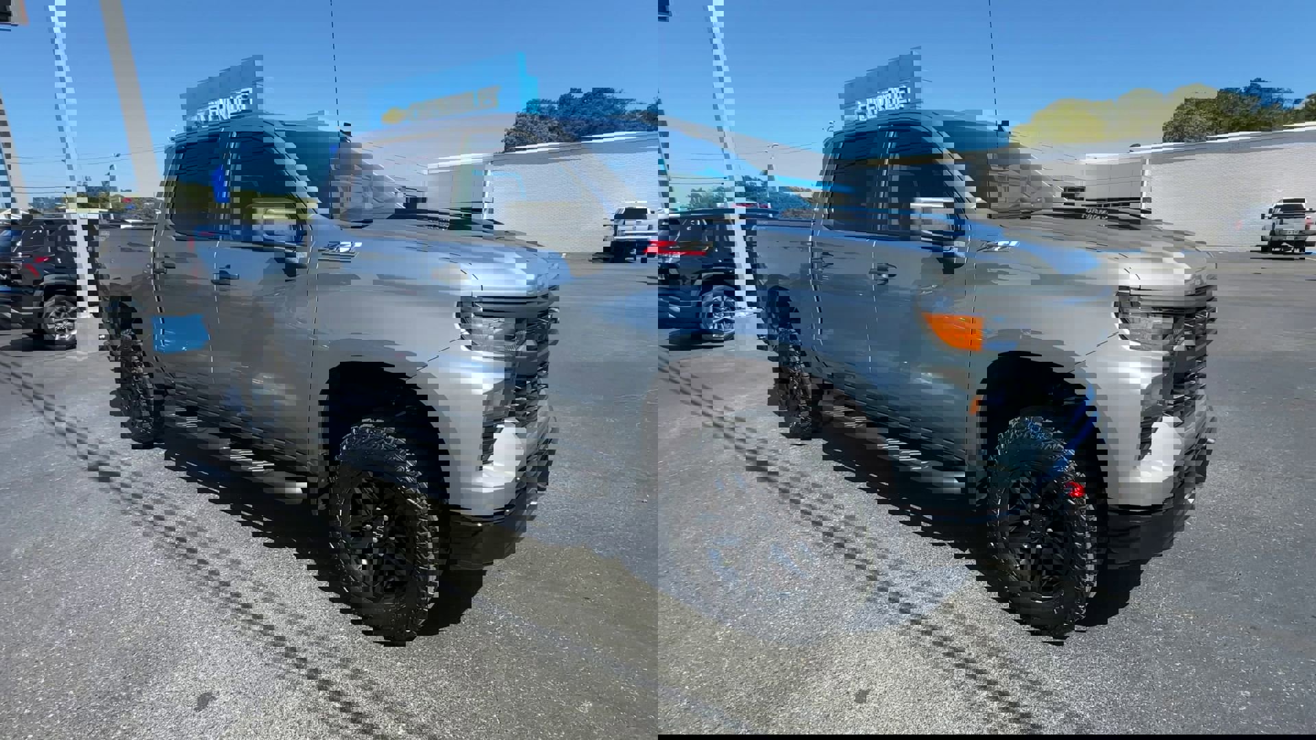 2025 Chevrolet Silverado 1500 Custom photo 2