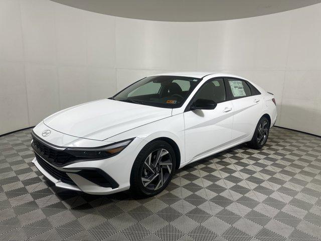 2025 Hyundai Elantra SEL Sport photo 3