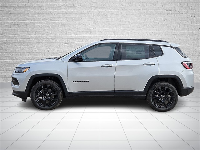 2026 Jeep Compass Latitude photo 2