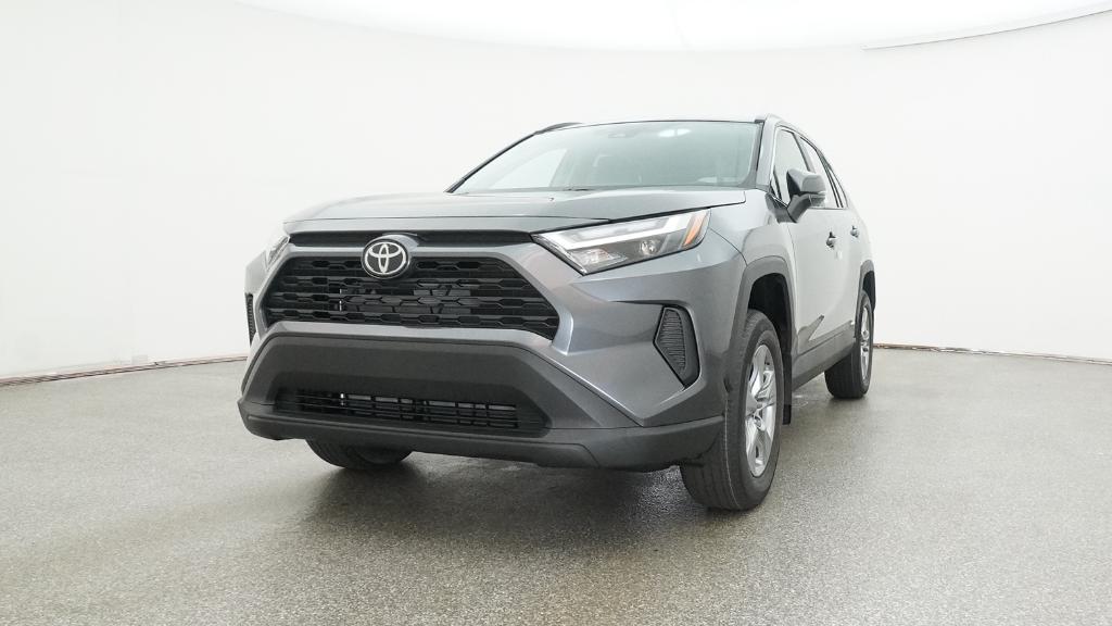 2025 Toyota RAV4 Hybrid XLE photo 4