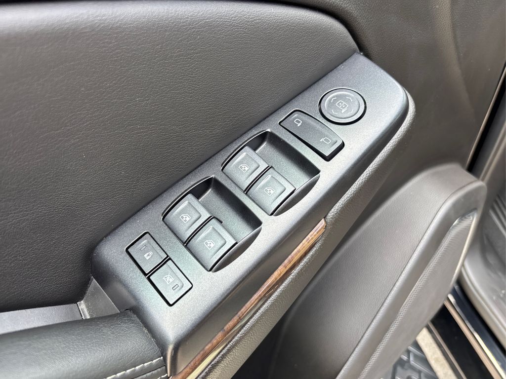 2020 Chevrolet Tahoe LS photo 30