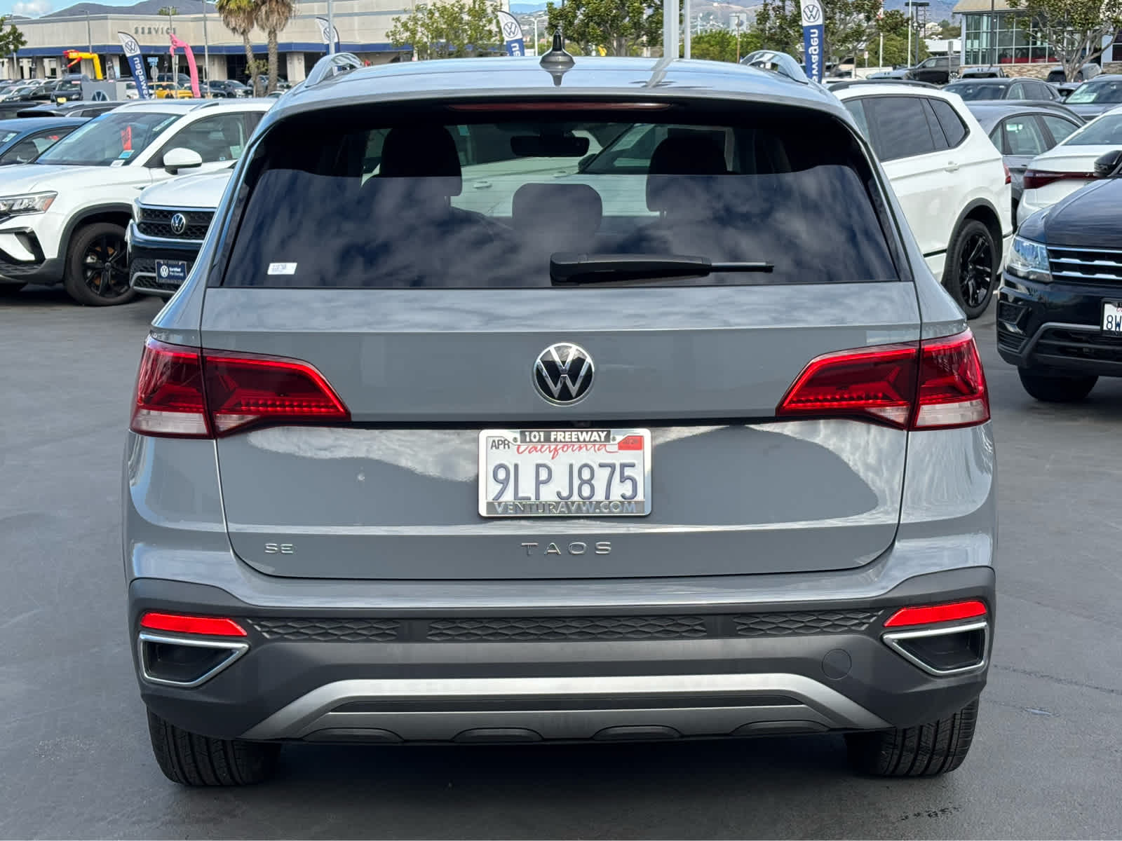 2024 Volkswagen Taos SE photo 4