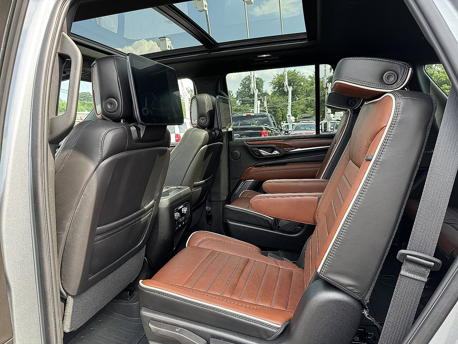 2023 Gmc Yukon Denali Ultimate photo 4