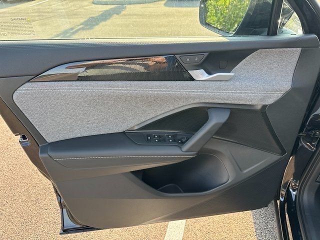 2025 Volkswagen Tiguan S photo 8