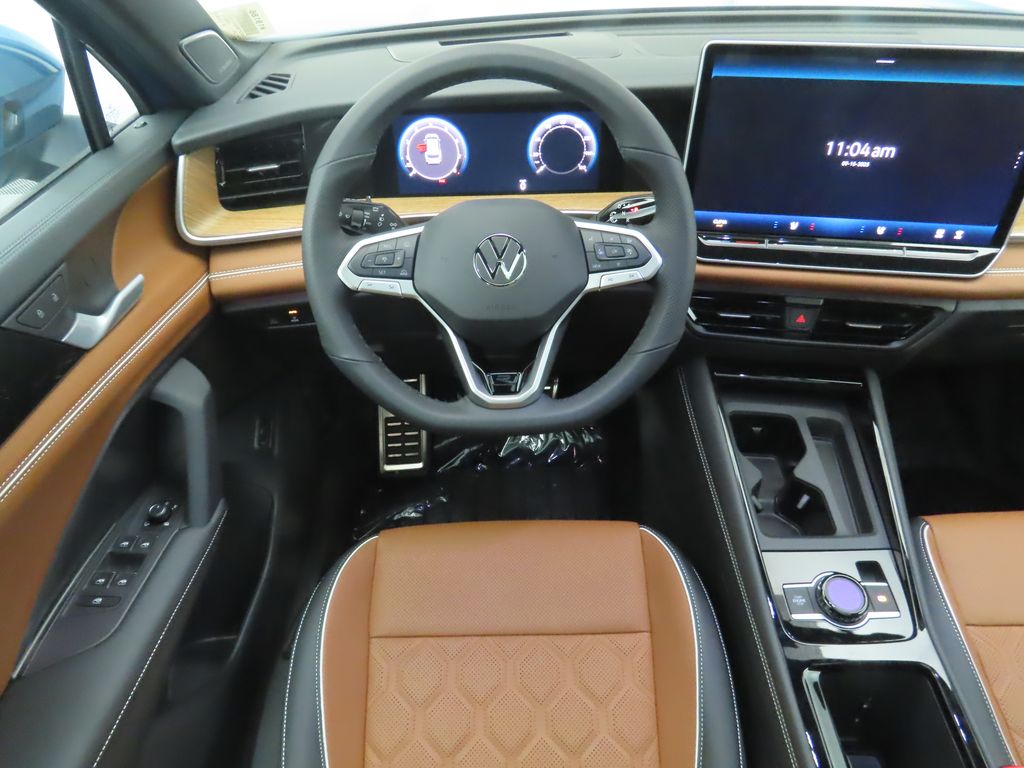 2025 Volkswagen Tiguan SEL R-Line Black photo 11