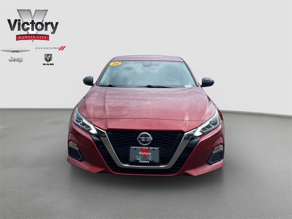 2021 Nissan Altima 2.5 SR photo 2