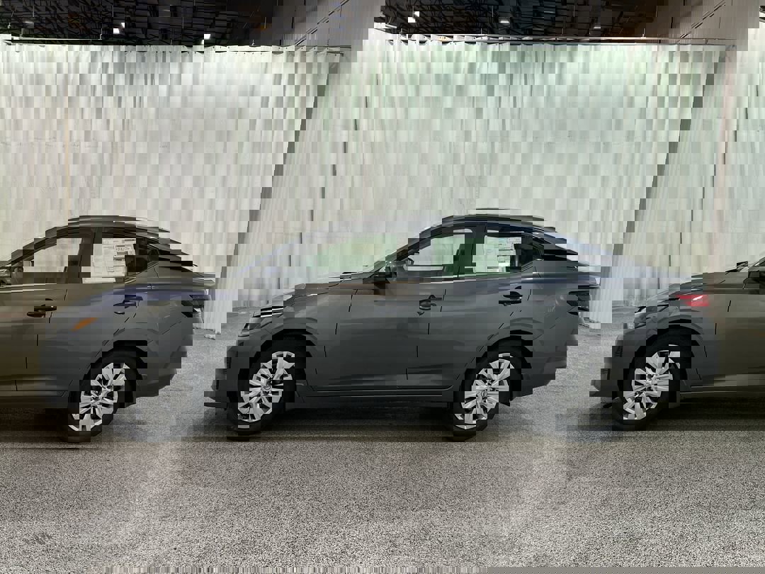 2025 Nissan Sentra S photo 4