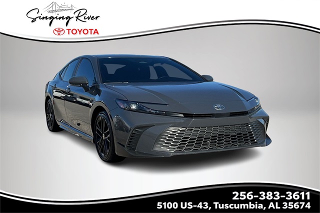 2025 Toyota Camry SE's photo