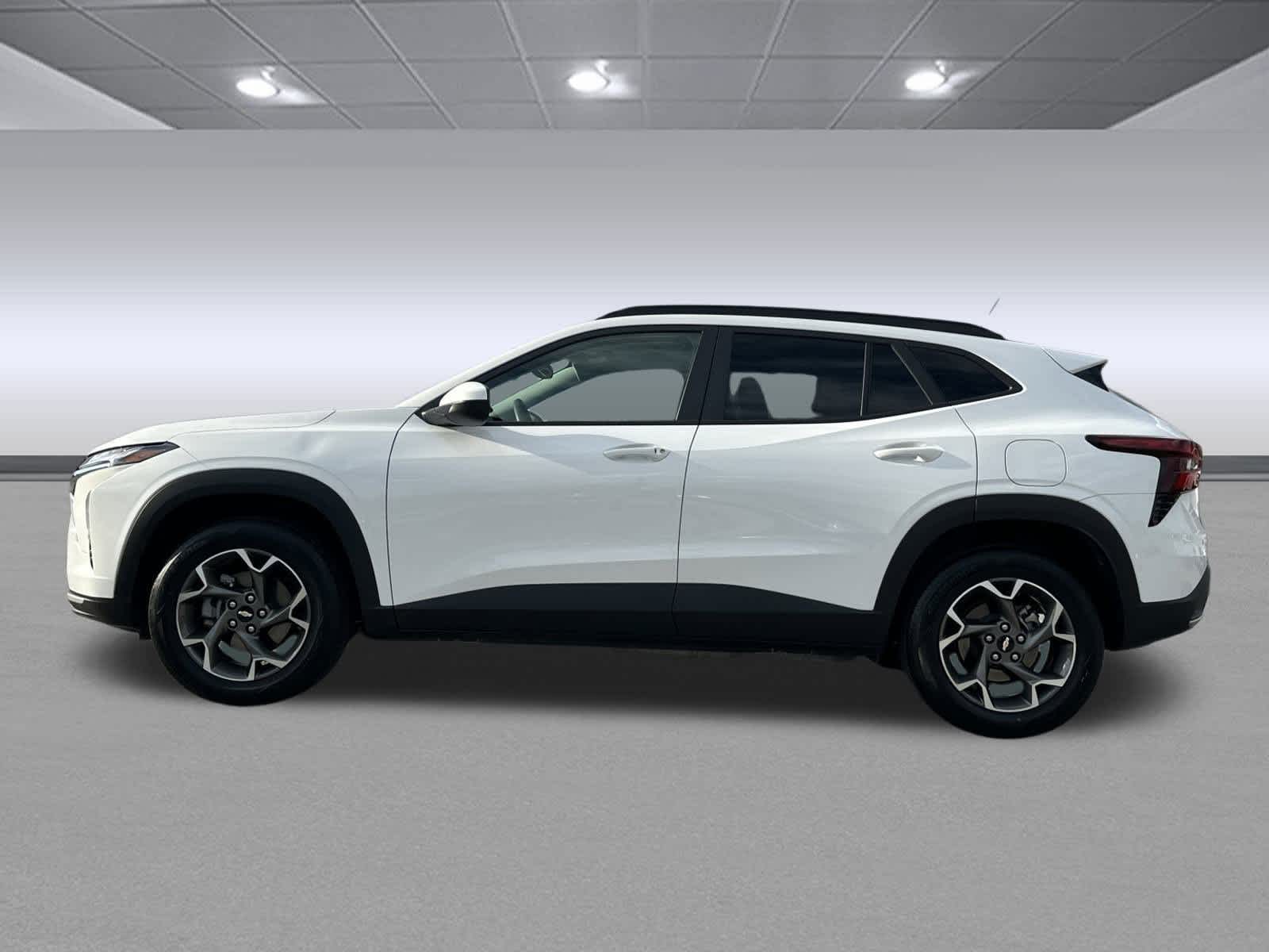 2024 Chevrolet Trax LT photo 4