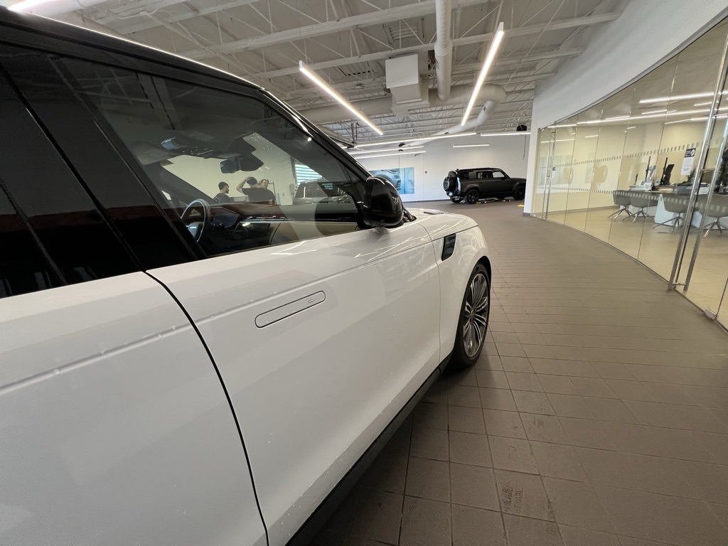 2025 Land Rover Range Rover Sport SE photo 7