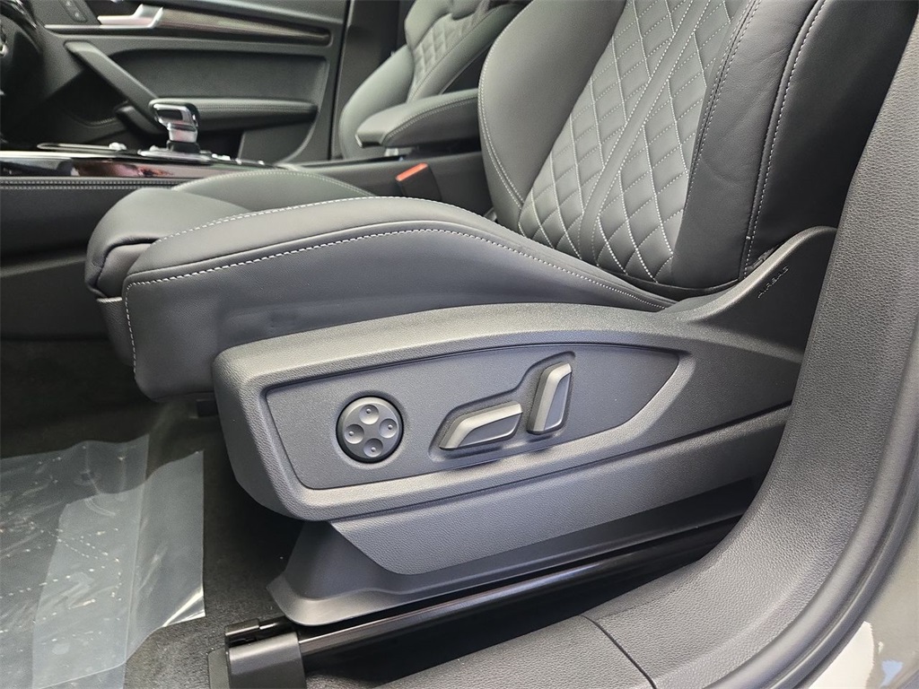 2025 Audi SQ5 Premium Plus photo 4
