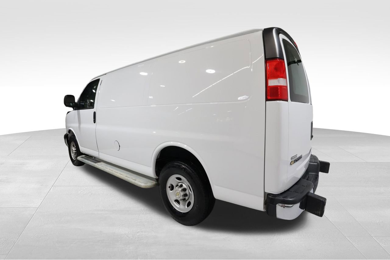 2024 Chevrolet Express Cargo 2500 photo 2