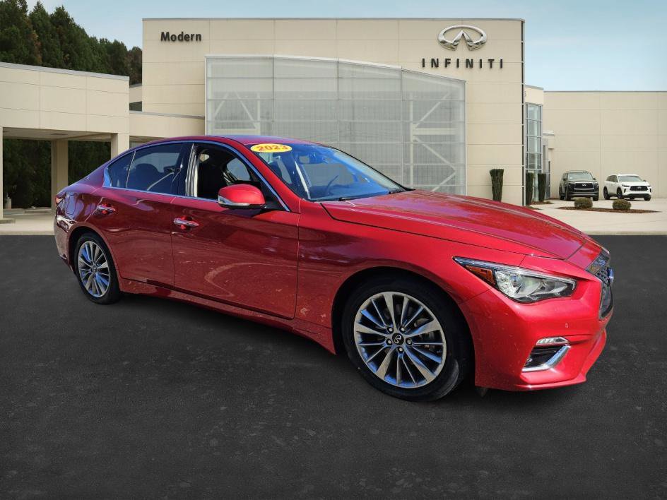 2023 Infiniti Q50 LUXE photo 2
