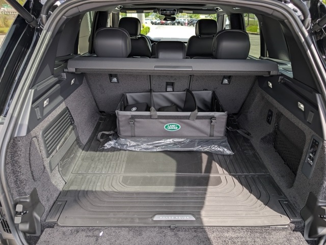 2025 Land Rover Range Rover SE photo 24