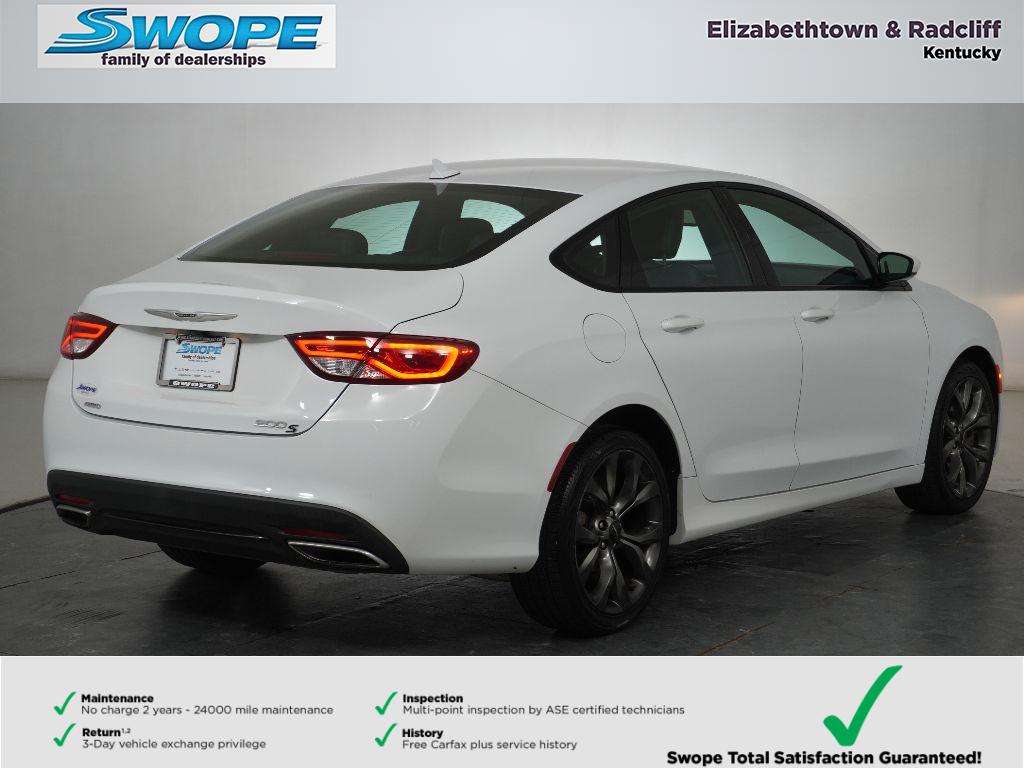 2016 Chrysler 200 S photo 2