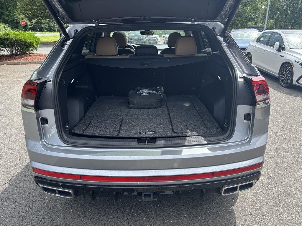 2024 Volkswagen Atlas Cross Sport SEL R-Line photo 13