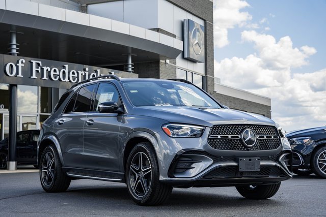2026 Mercedes-Benz GLE GLE450E's photo
