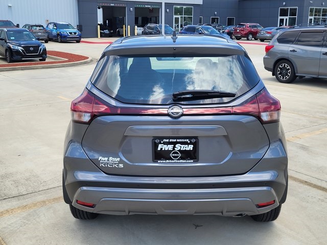2025 Nissan Kicks Play S photo 3