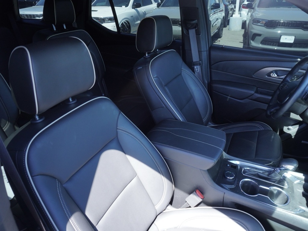 2023 Chevrolet Traverse Premier photo 21