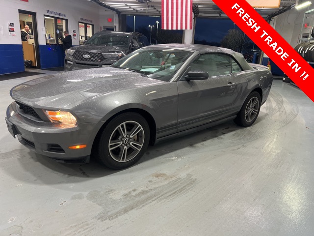 2010 Ford Mustang V6 Premium's photo