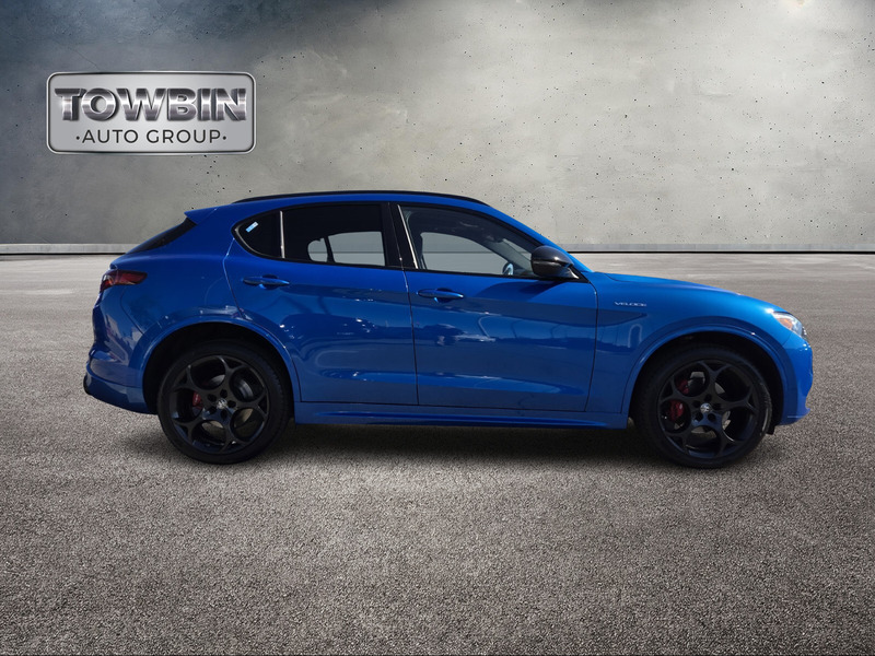 2022 Alfa Romeo Stelvio Ti Sport photo 3