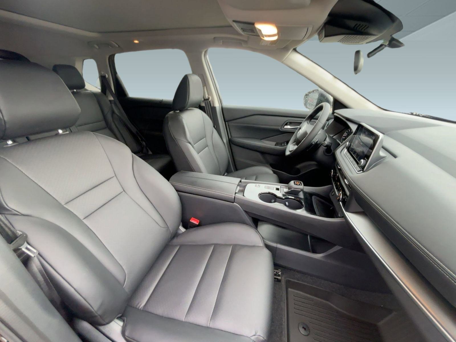 2026 Nissan Rogue SV photo 23