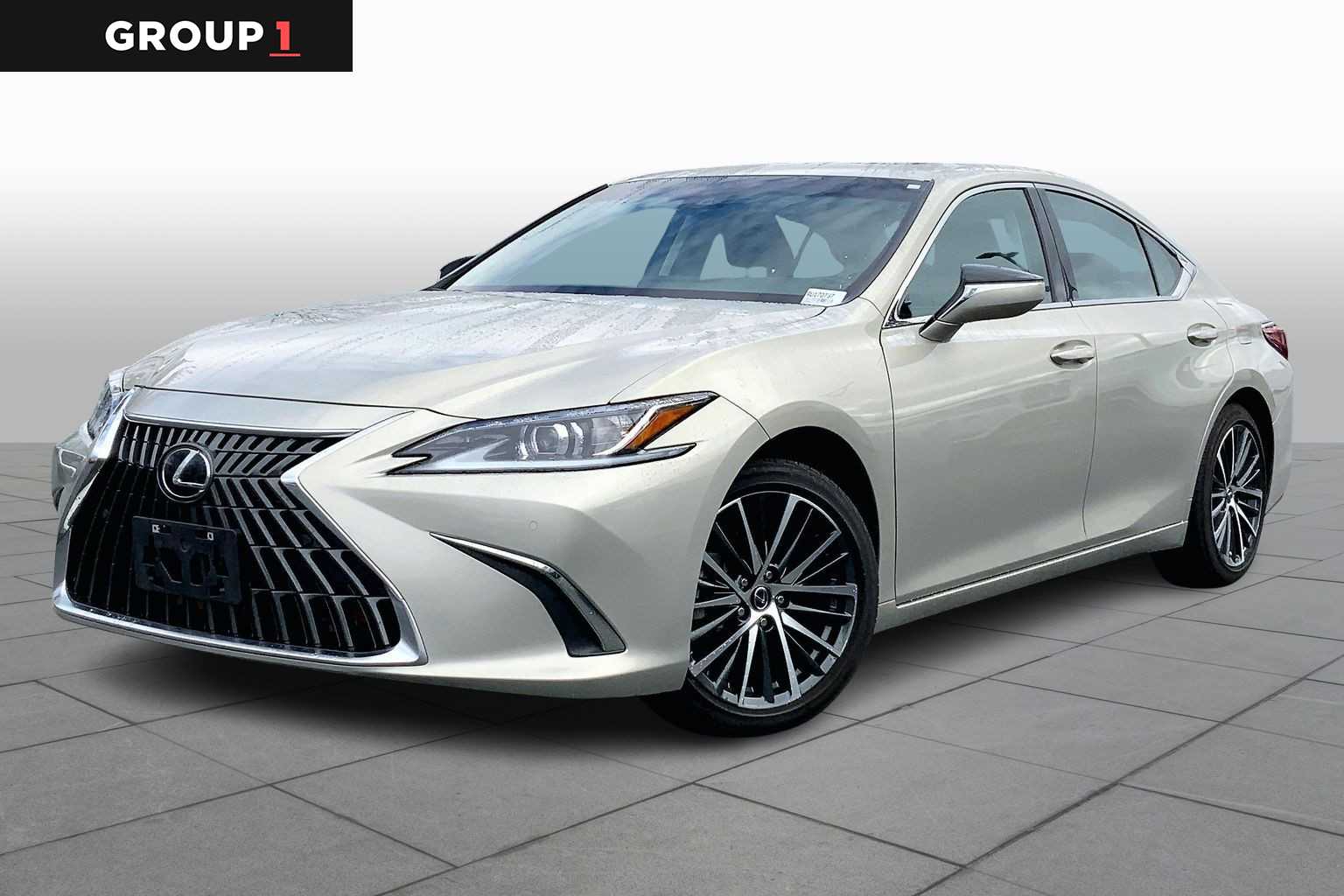 2024 Lexus ES 350's photo