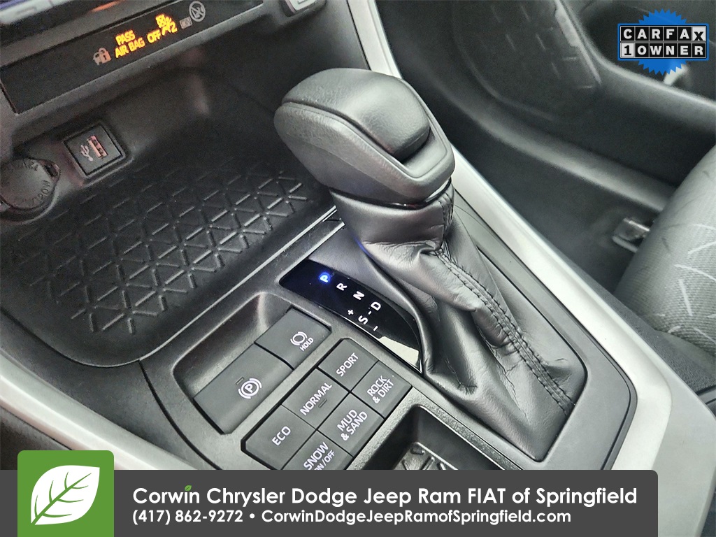2024 Toyota RAV4 XLE photo 27