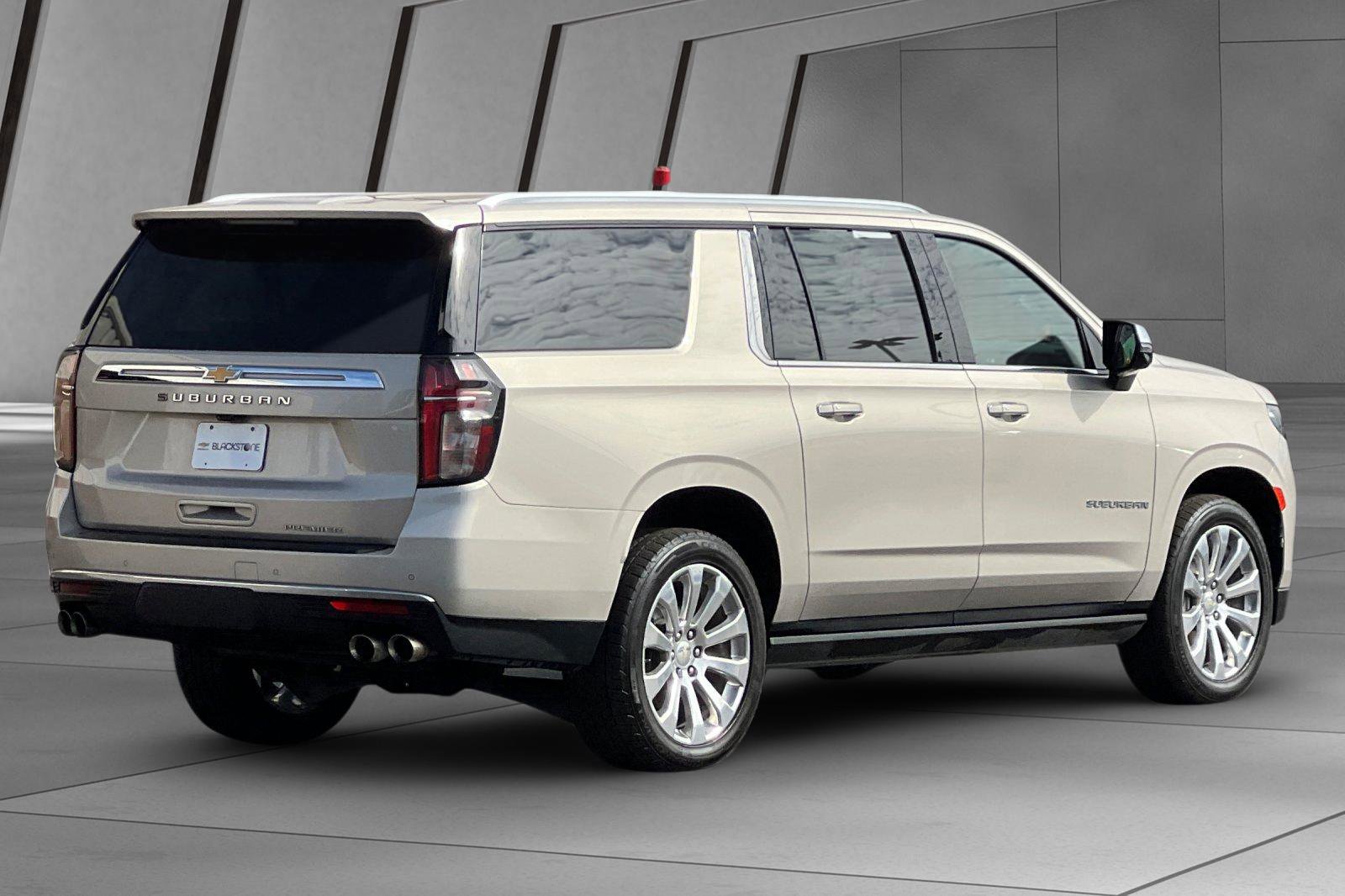 2021 Chevrolet Suburban Premier photo 3