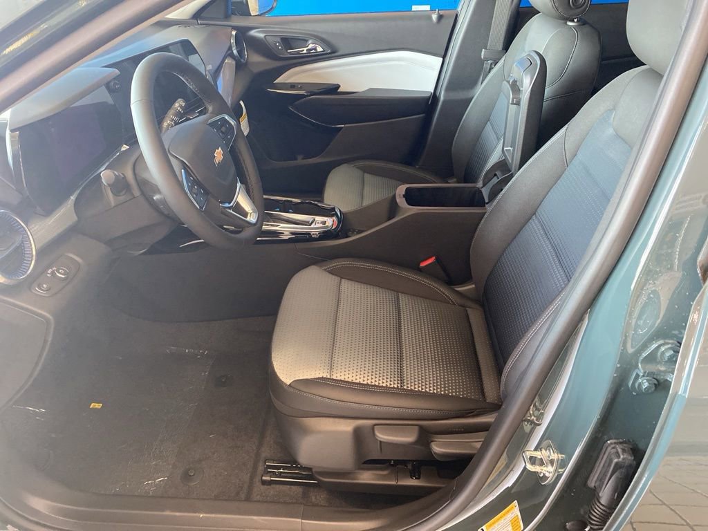 2026 Chevrolet Trax LT photo 4