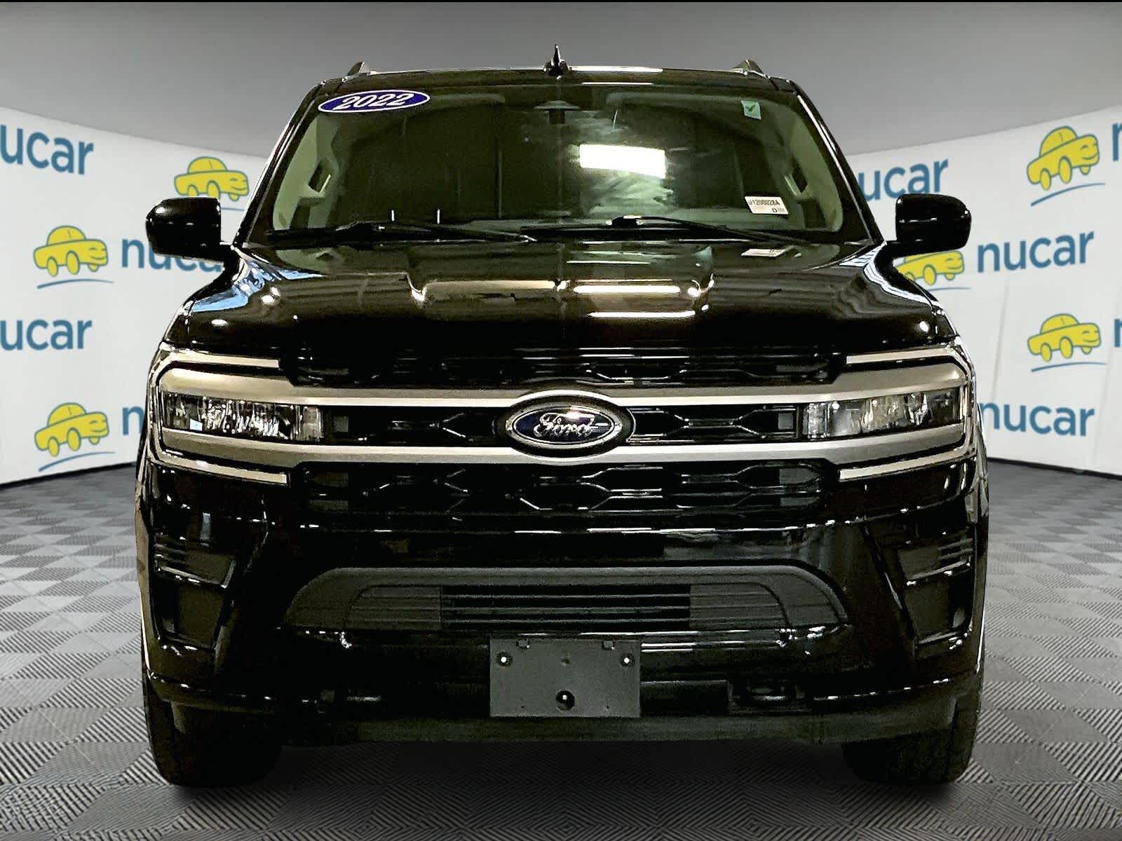 2022 Ford Expedition XLT photo 2