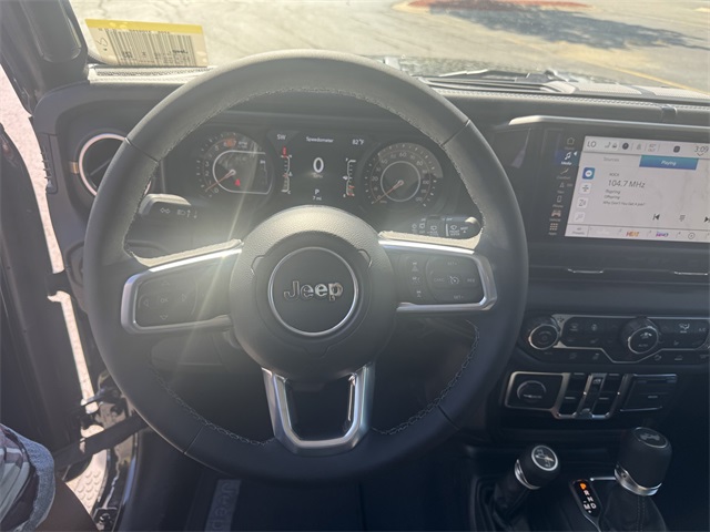 2025 Jeep Wrangler Sahara photo 24