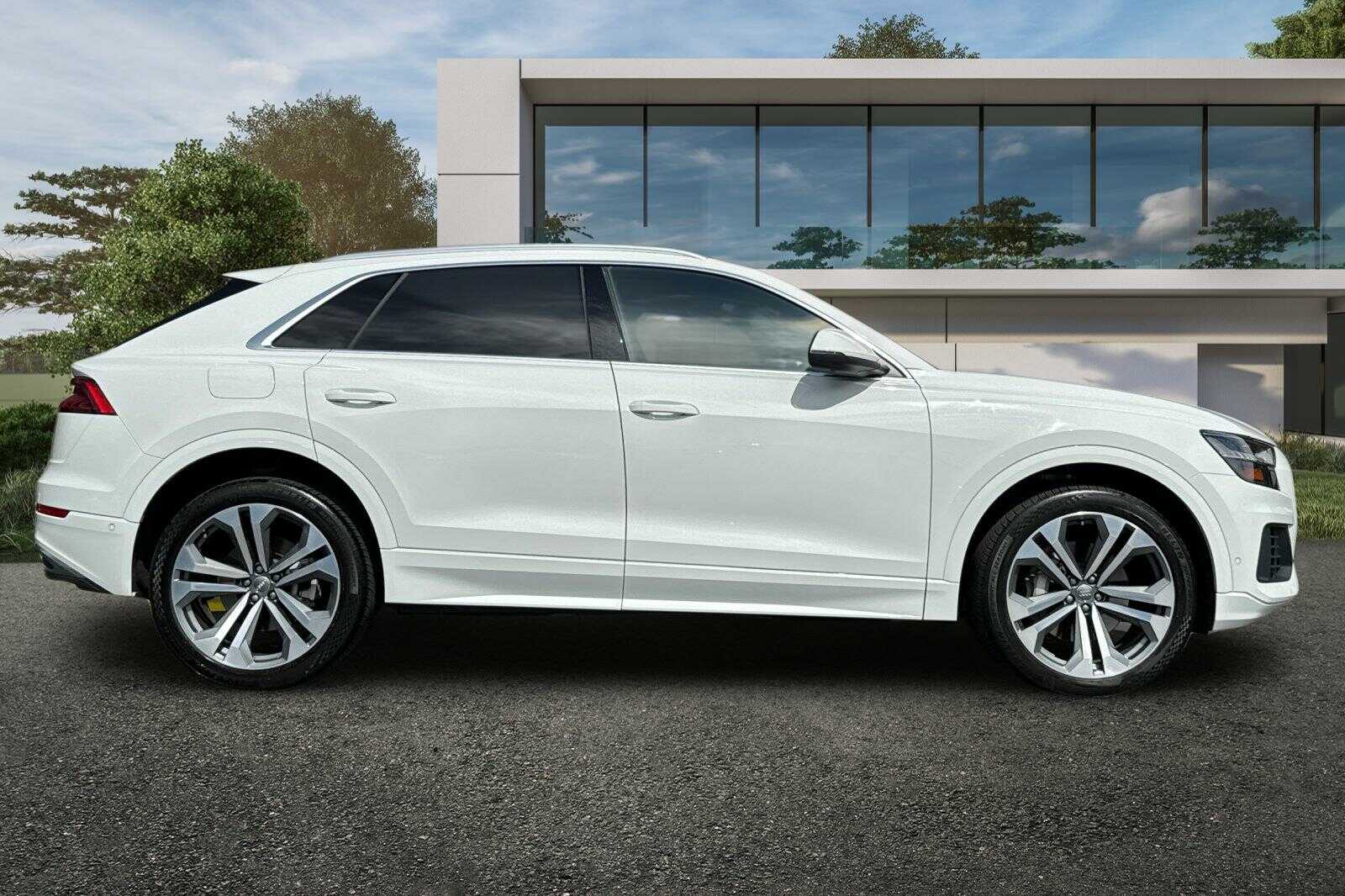 2019 Audi Q8 Prestige photo 2