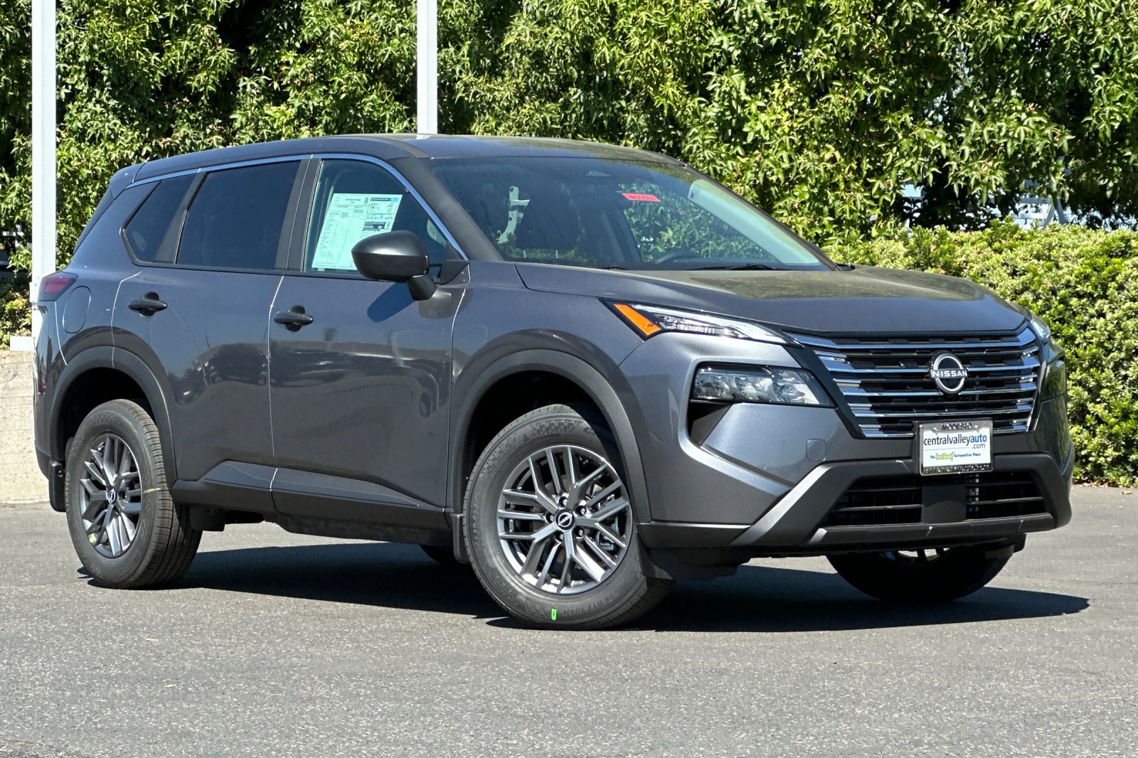 2026 Nissan Rogue S photo 2