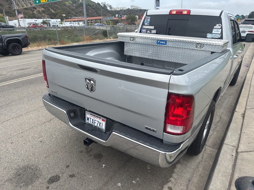 2017 Ram 1500 SLT photo 3