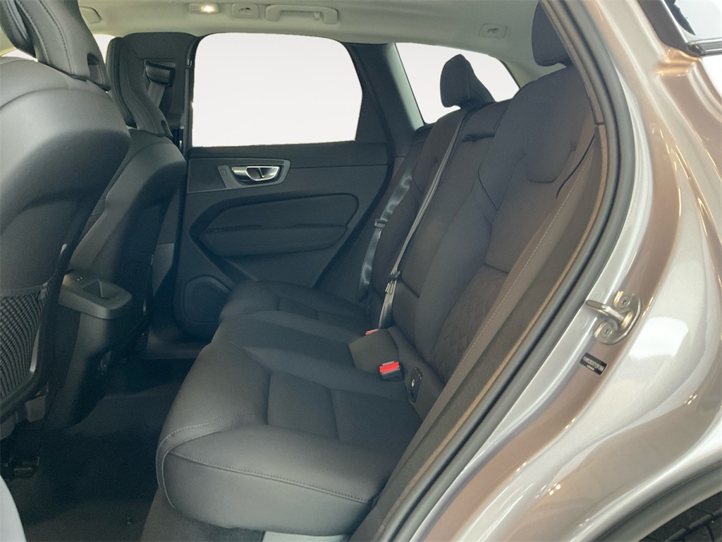 2026 Volvo XC60 B5 Plus photo 13