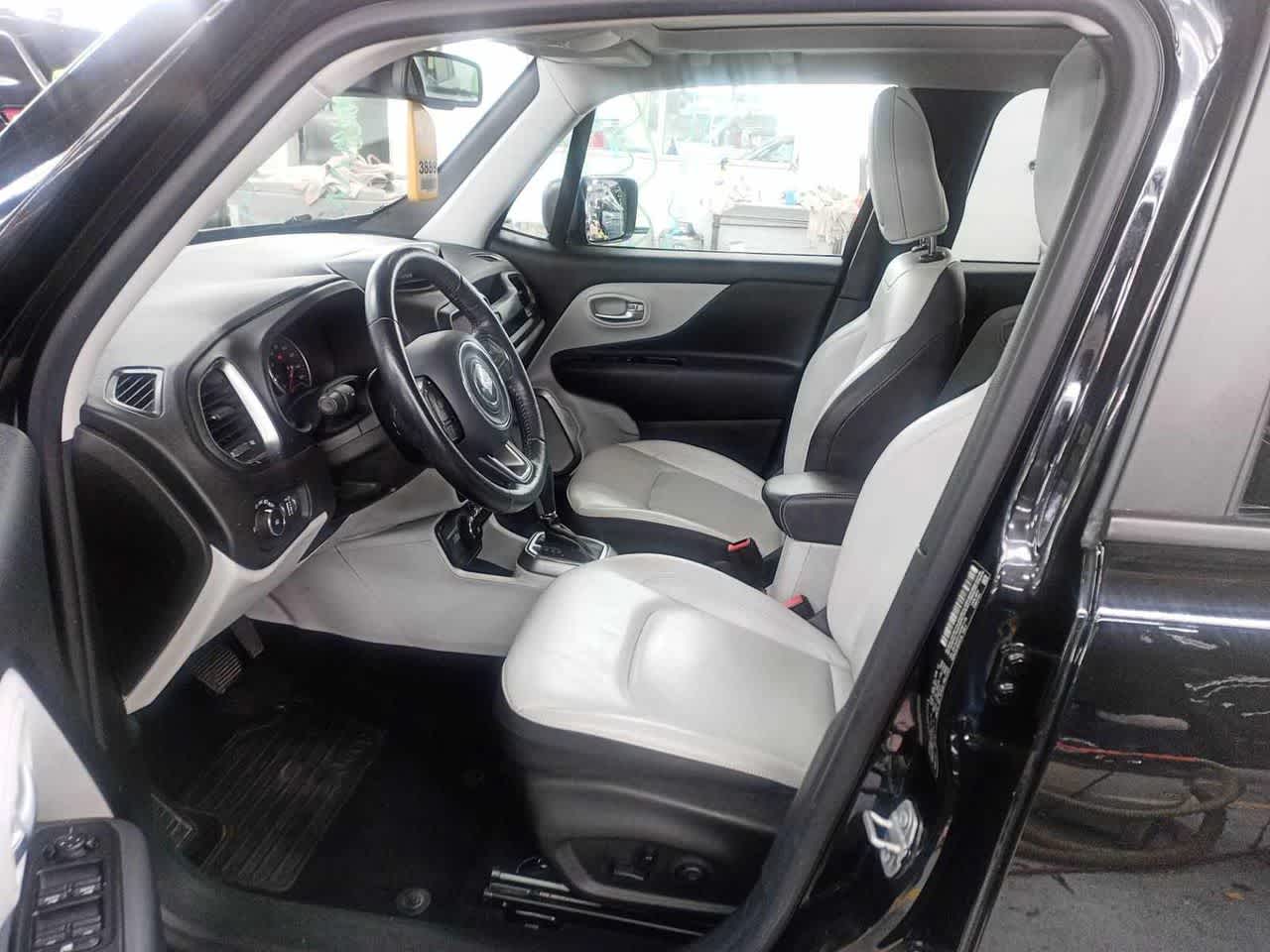 2021 Jeep Renegade Limited photo 4