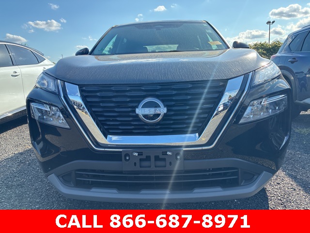 2022 Nissan Rogue SV photo 2