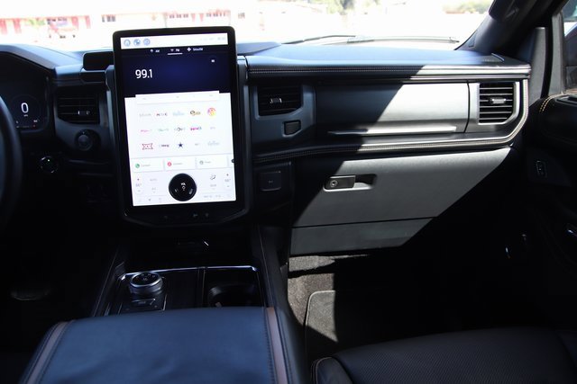 2023 Ford Expedition Platinum photo 18