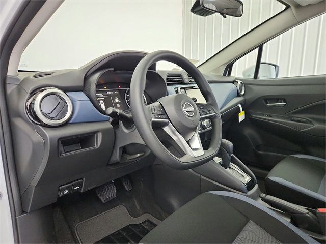 2025 Nissan Versa 1.6 SV photo 16