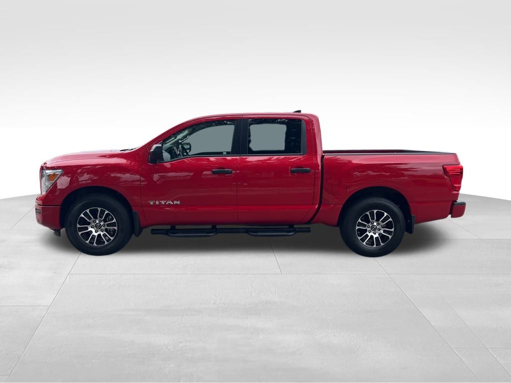 2024 Nissan Titan SV photo 3