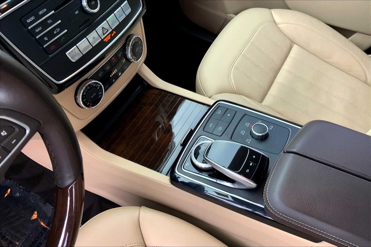 2017 Mercedes Benz GLS 450 4MATIC photo 13