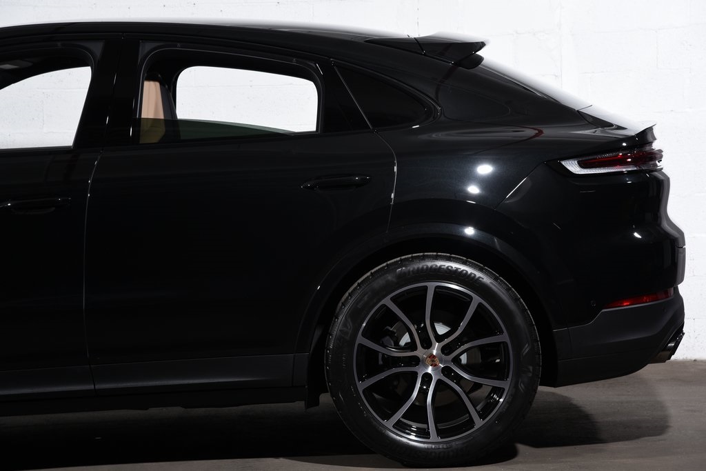 2025 Porsche Cayenne photo 14